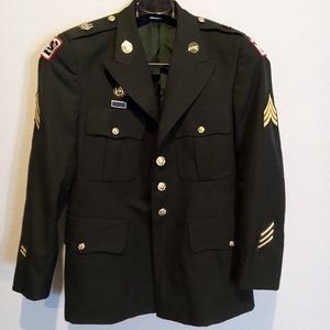 US Army Dress Green Jacket 41R With Sgt & Combat Patches Buttons Calvary Pins